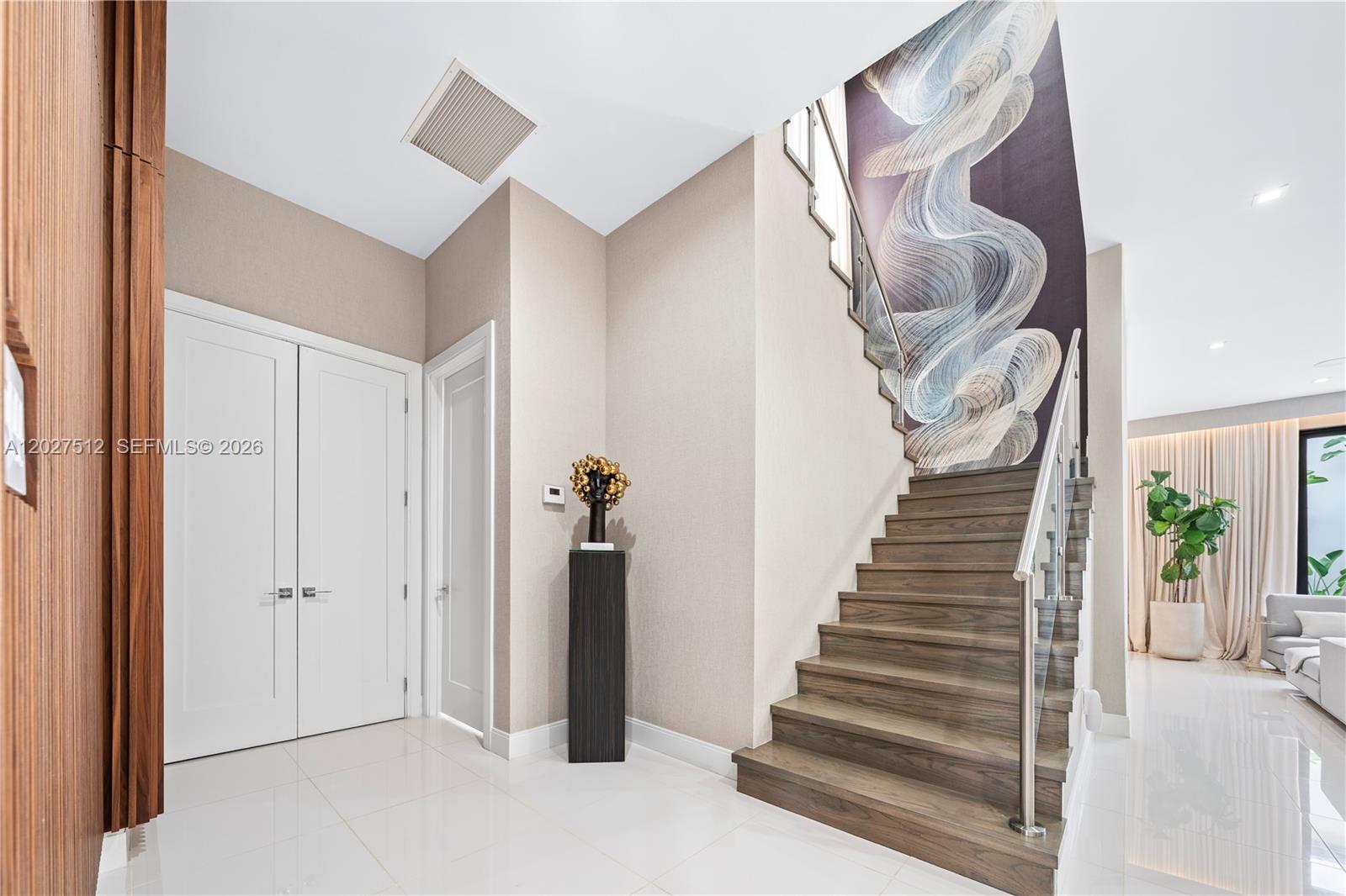 DOWNTOWN DORAL SOUTH PHAS - Residential