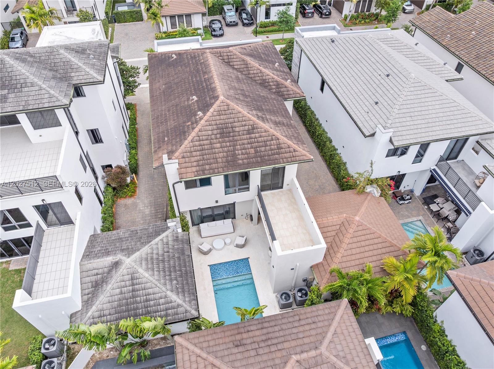 DOWNTOWN DORAL SOUTH PHAS - Residential