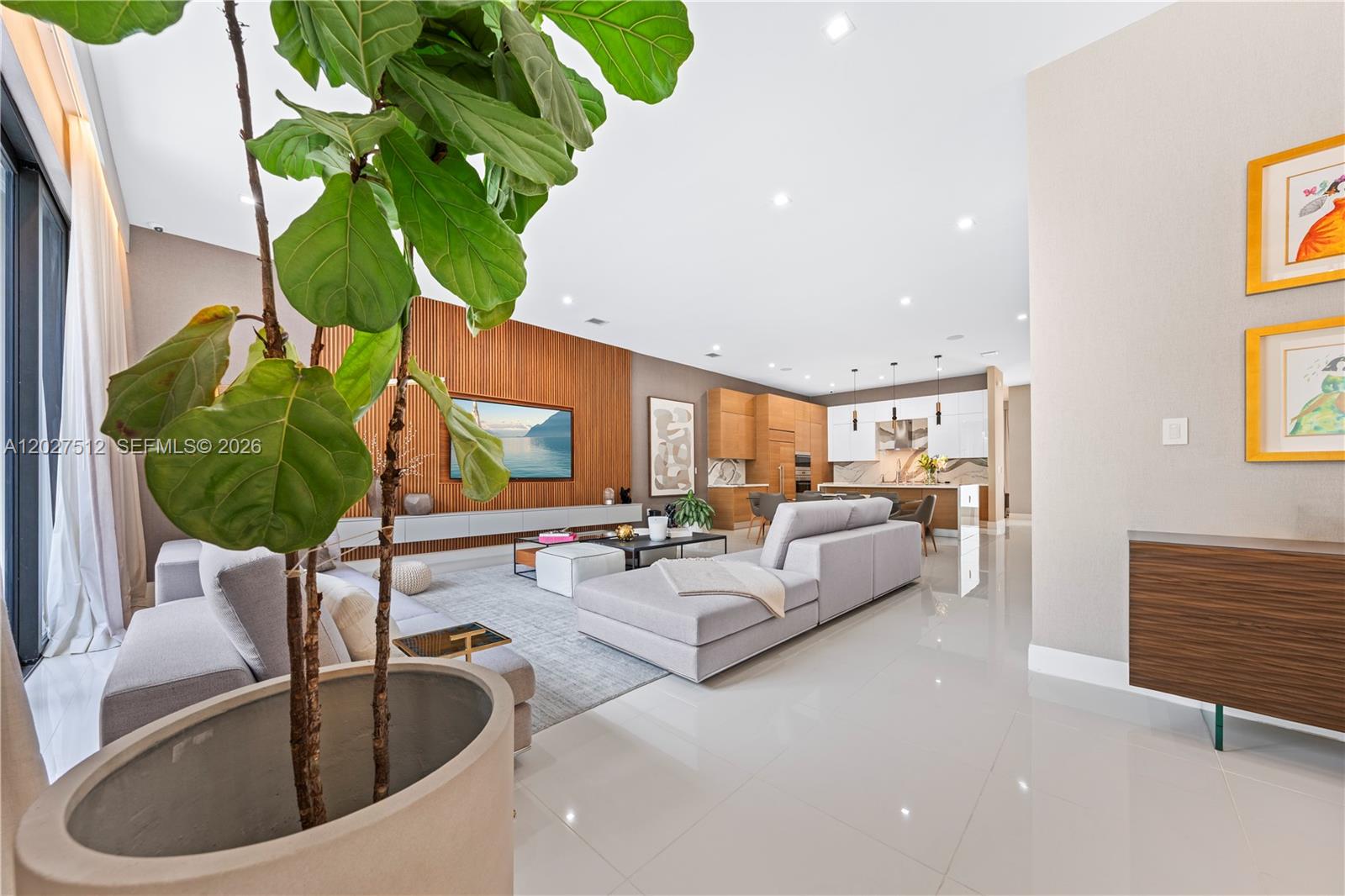 DOWNTOWN DORAL SOUTH PHAS - Residential