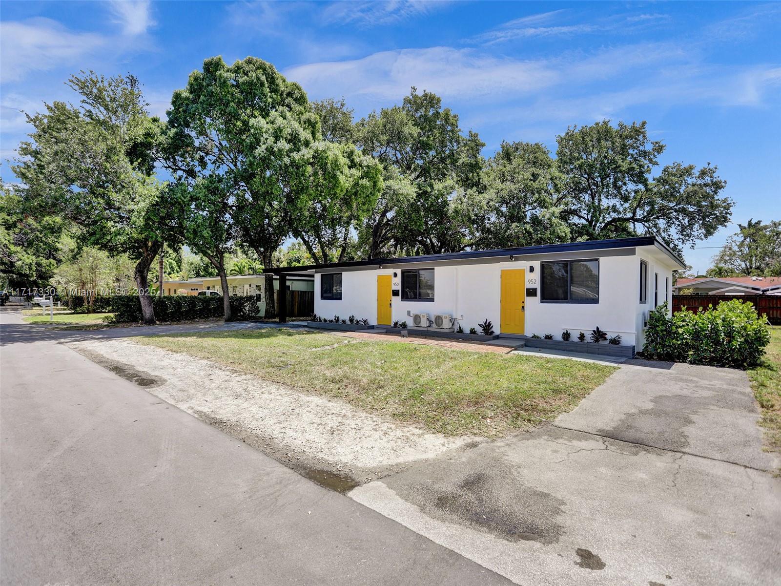 950 SW 29th St