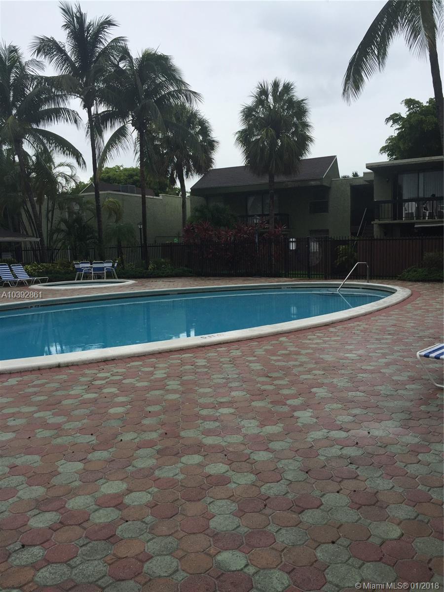 CAPTIVA LAKES VILLAS COND - Residential