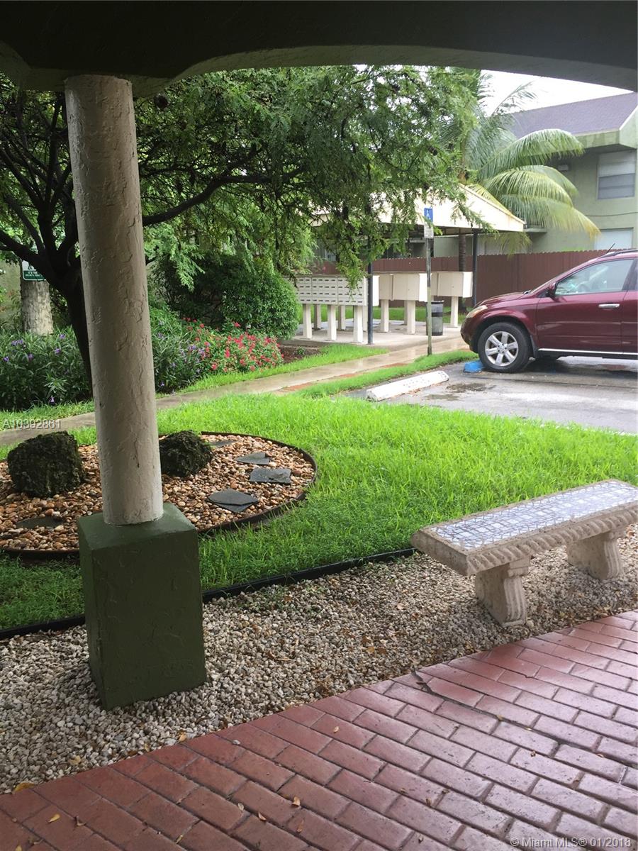 CAPTIVA LAKES VILLAS COND - Residential