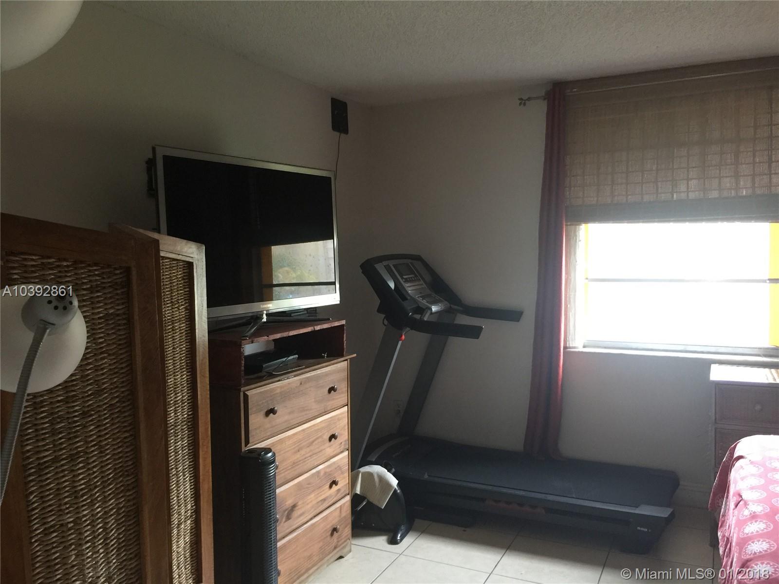 CAPTIVA LAKES VILLAS COND - Residential