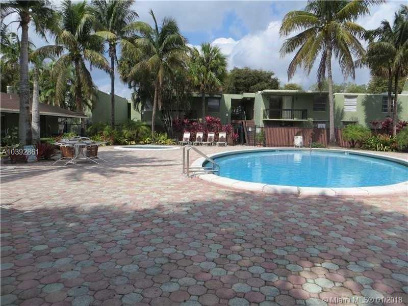 CAPTIVA LAKES VILLAS COND - Residential