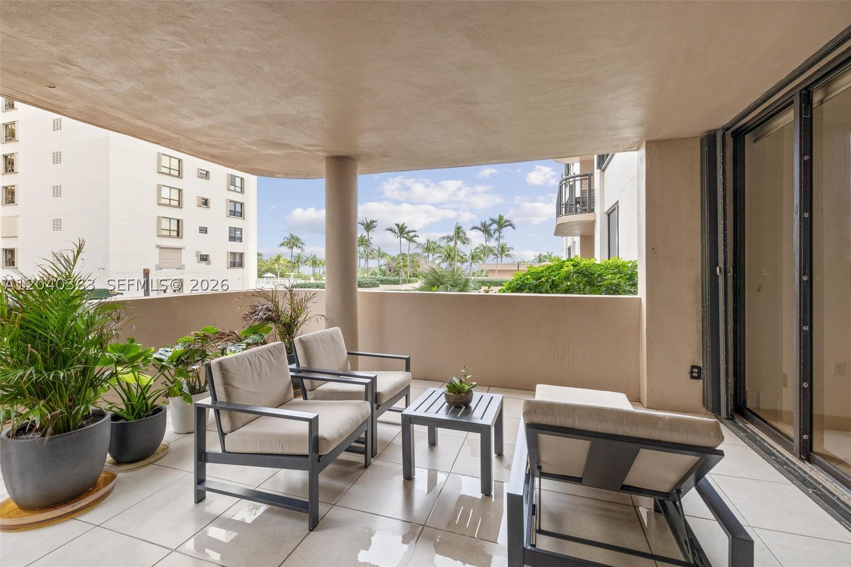 10175 Collins Ave 103