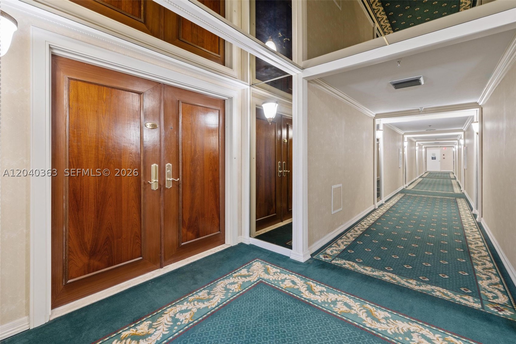 10175 Collins Ave 103