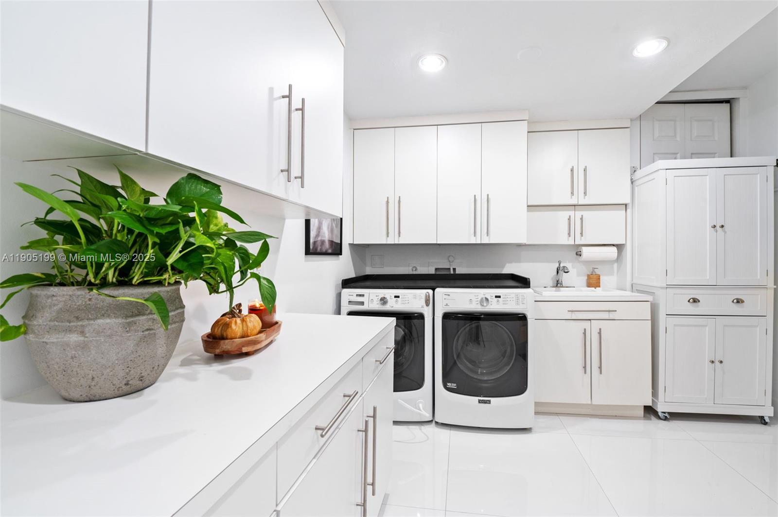 ROYAL PALM HARBOR 1ST ADD - Residential