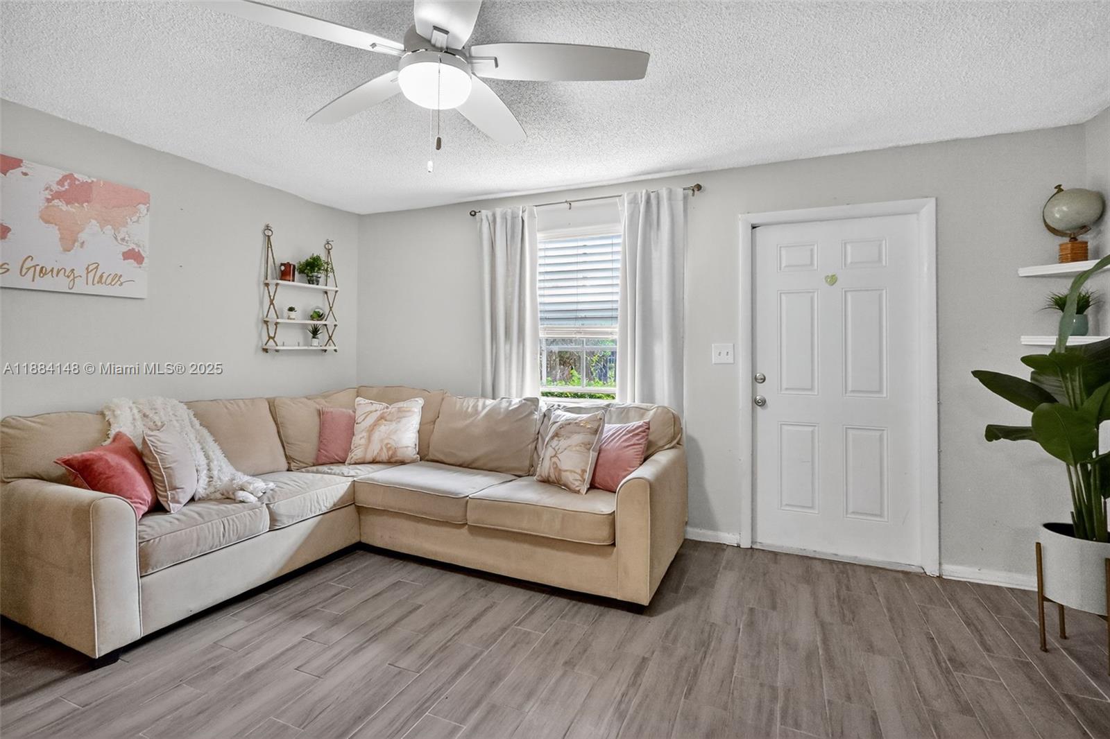 PALM TOWNHOUSE CONDO - Residential