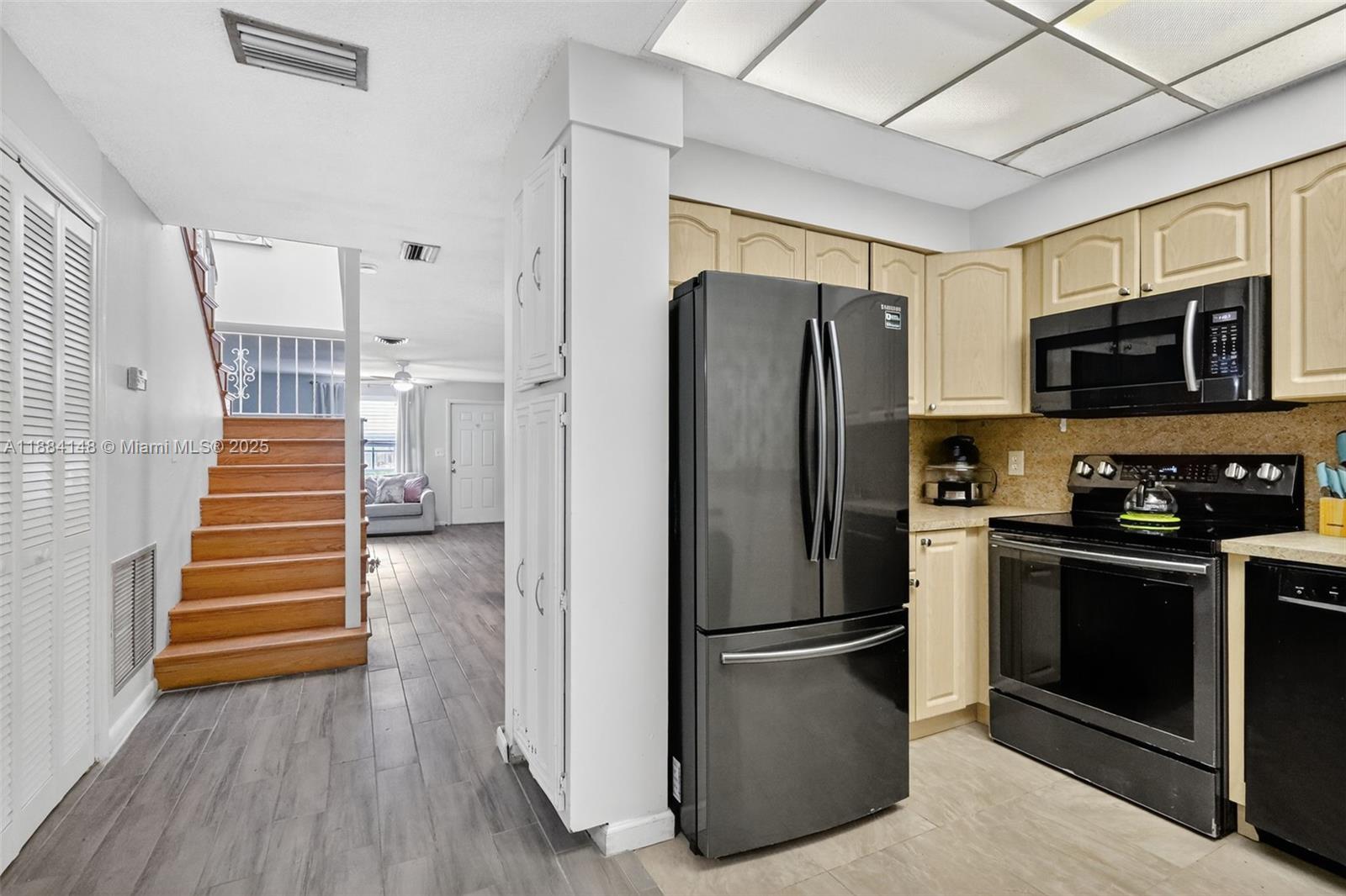 PALM TOWNHOUSE CONDO - Residential