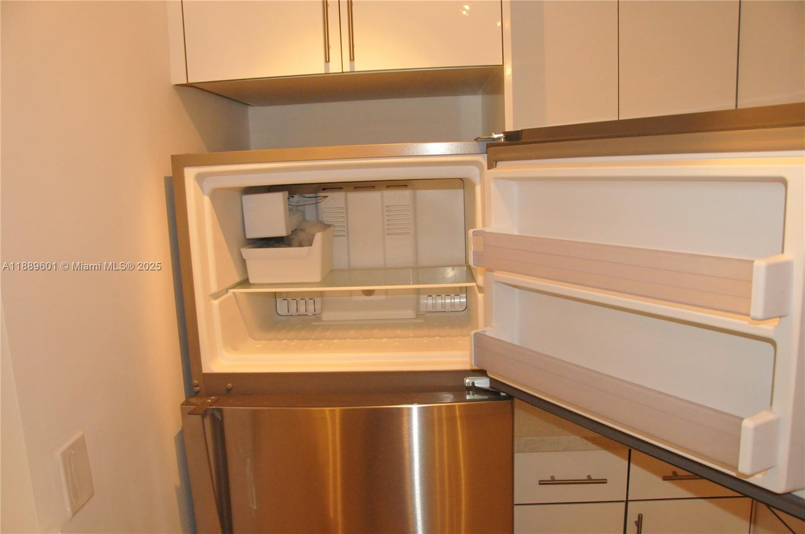 LAKES OF JACARANDA CONDO - Residential Lease