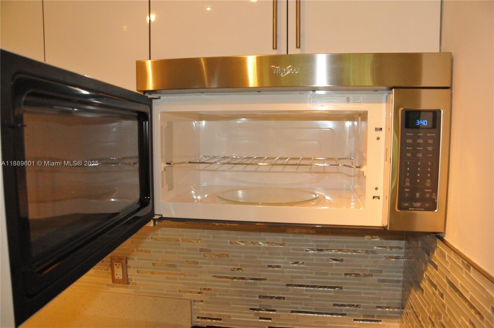 LAKES OF JACARANDA CONDO - Residential Lease