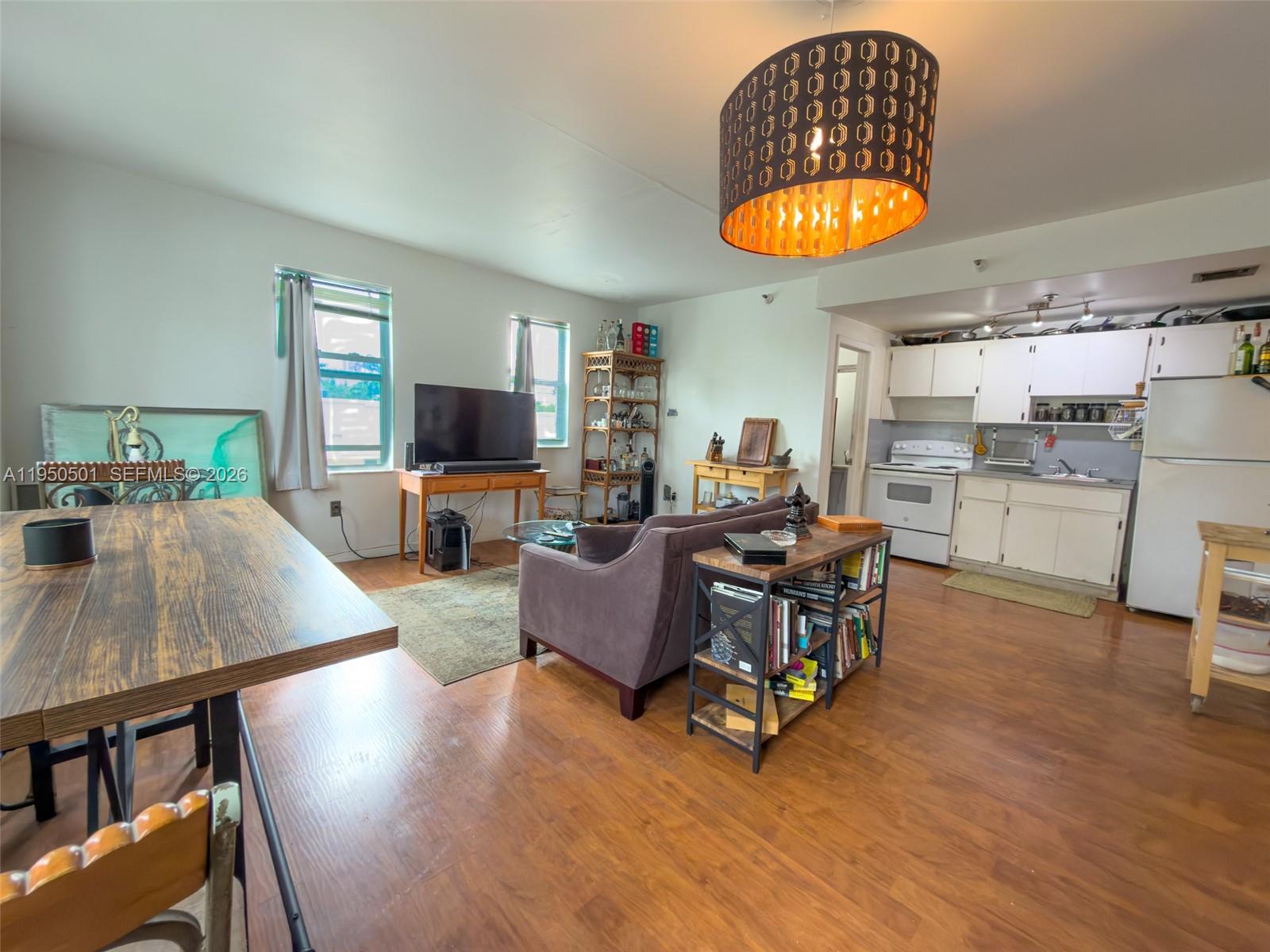 THE LEXINGTON EUCLID COND - Residential