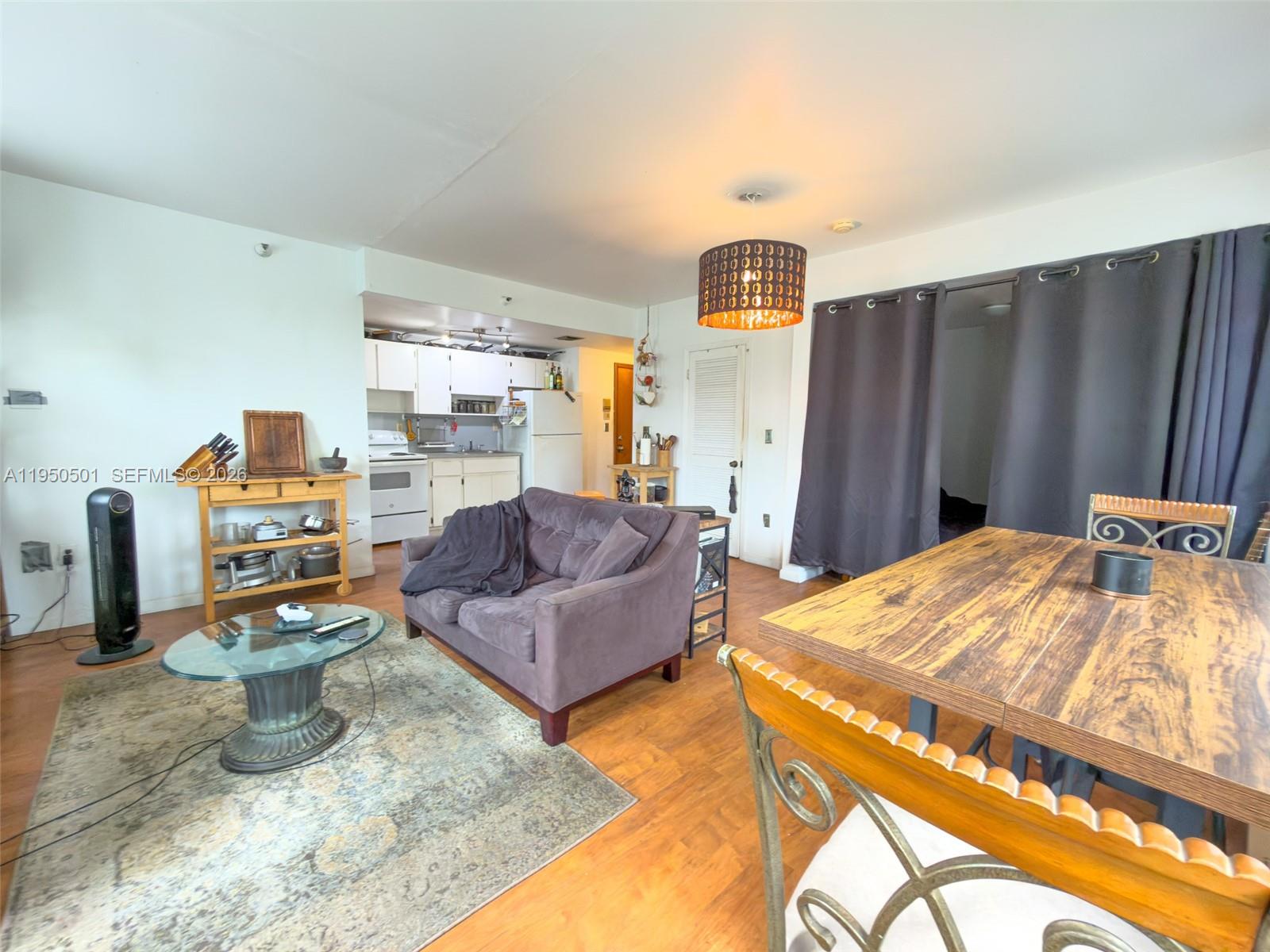 THE LEXINGTON EUCLID COND - Residential