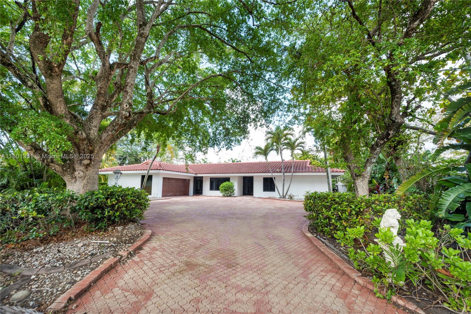 2800 Palmer Dr, Hollywood, Broward County, Florida - 6 Bedrooms  
4 Bathrooms - 
