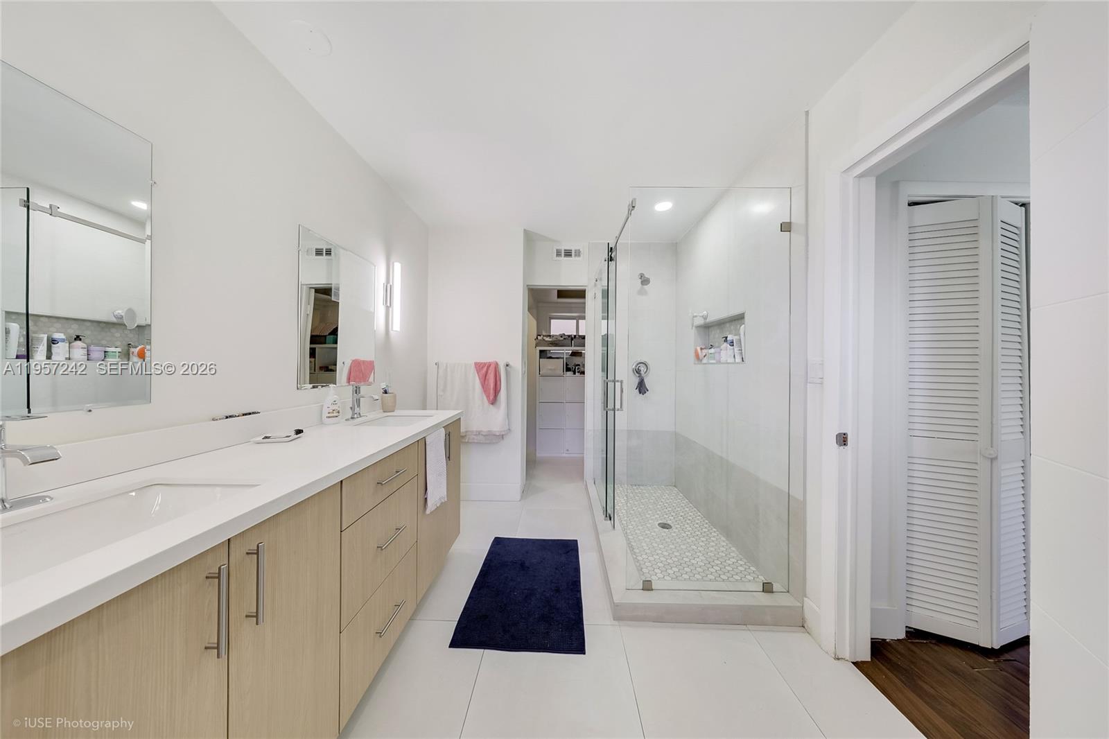 TROPICAL ISLE HOMES SUB 3 - Residential Lease