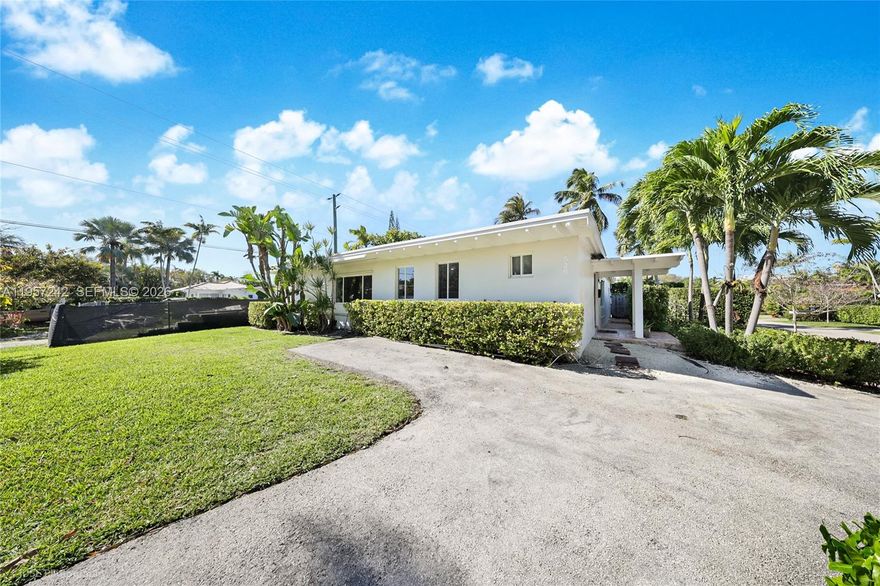 Great opportunity to live in Key Biscayne in this 4 bd 3 bath house with pool

Available after MARCH 15 2026 please read brokers remarks