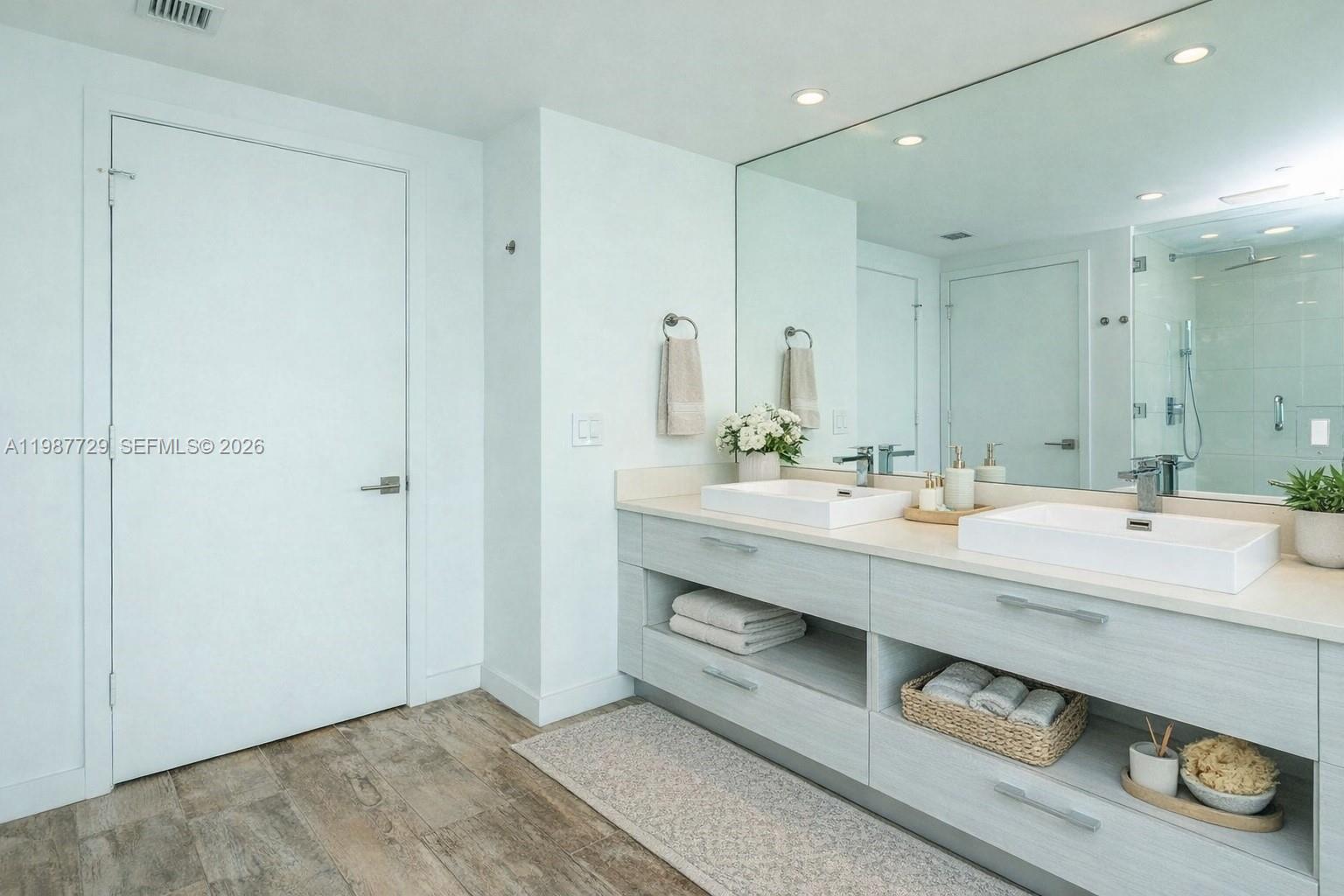 PARAISO BAY CONDO - Residential Lease