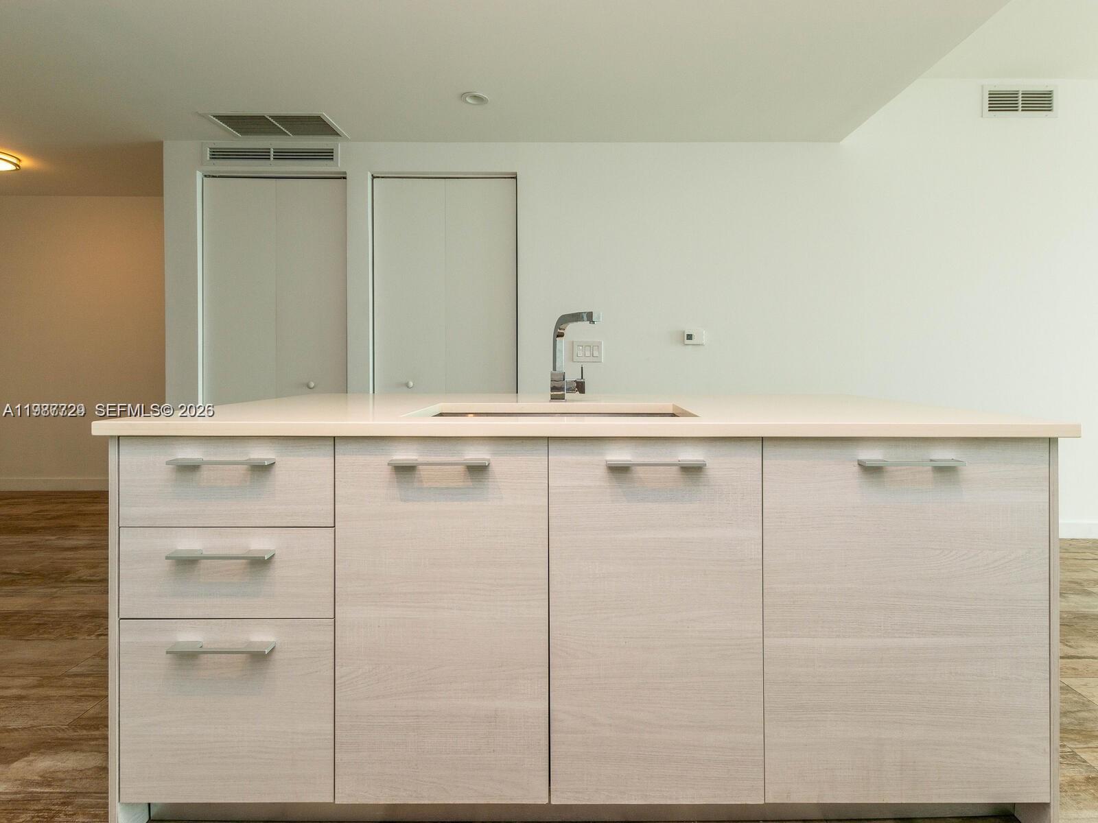 PARAISO BAY CONDO - Residential Lease