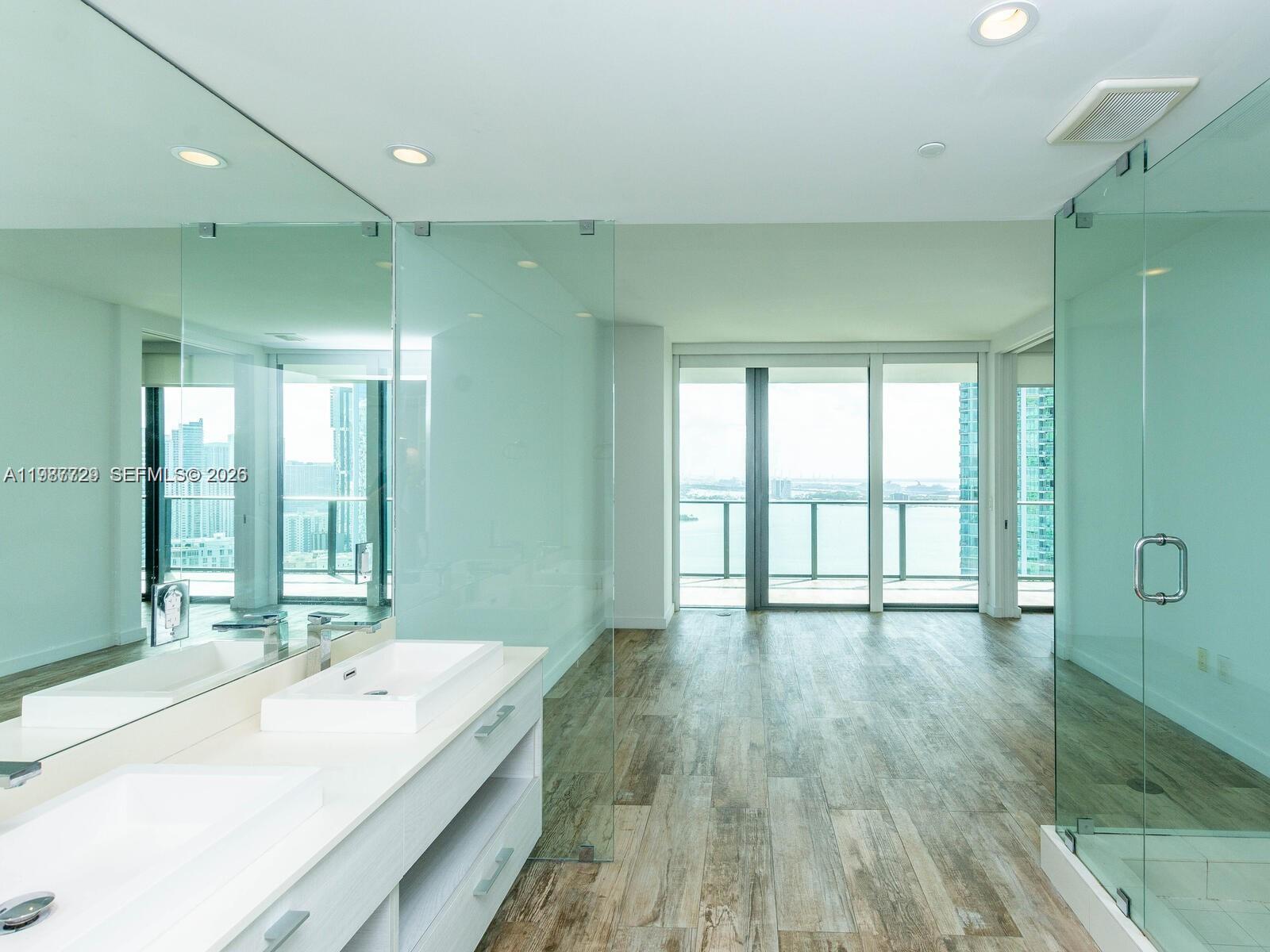 PARAISO BAY CONDO - Residential Lease