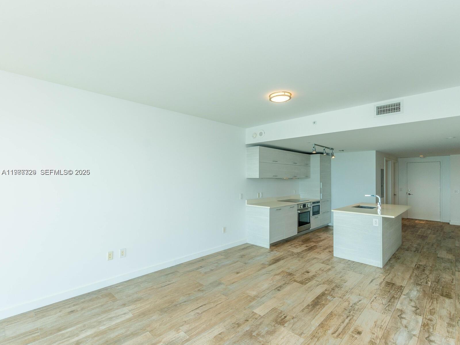 PARAISO BAY CONDO - Residential Lease