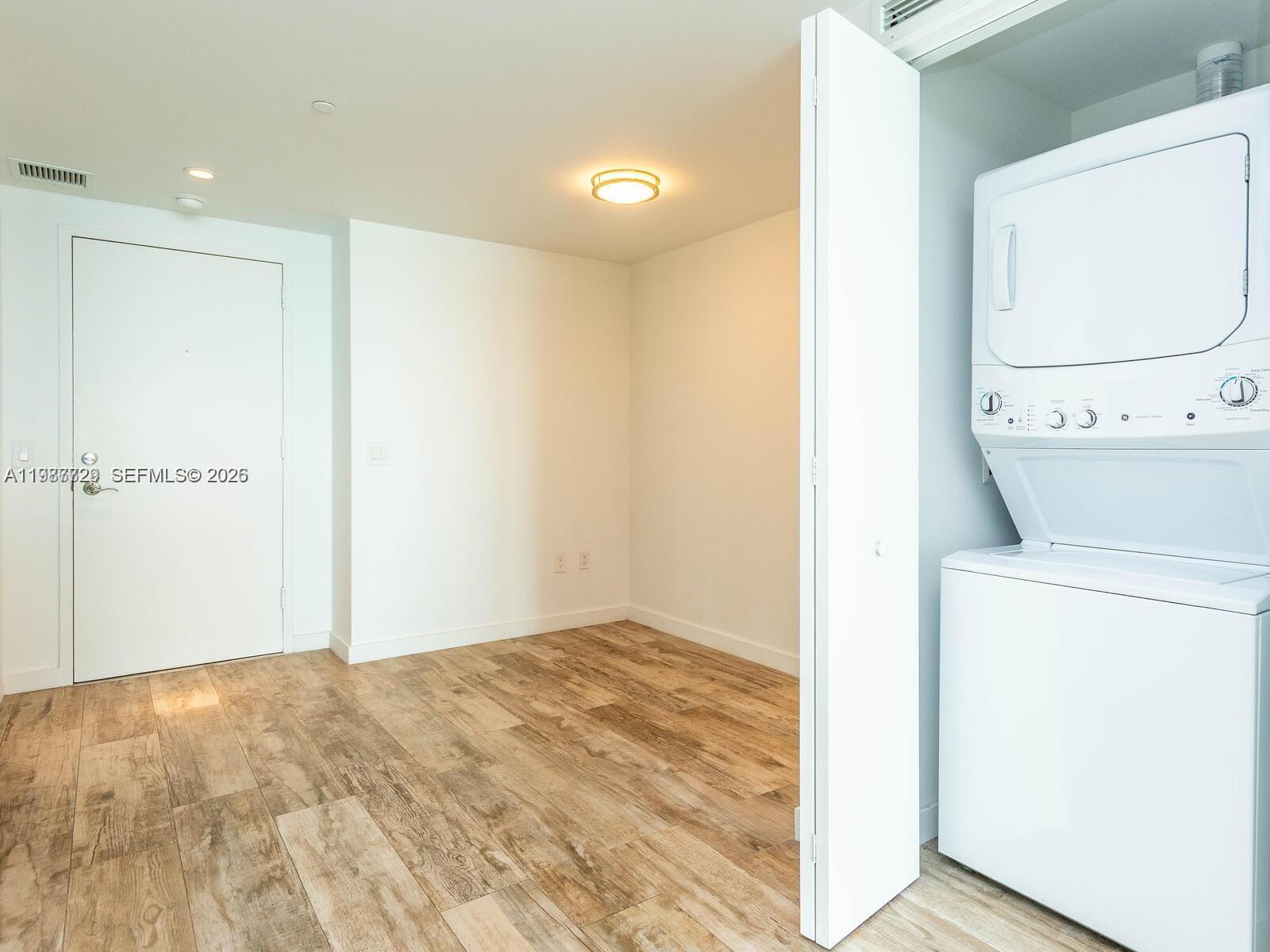 PARAISO BAY CONDO - Residential Lease