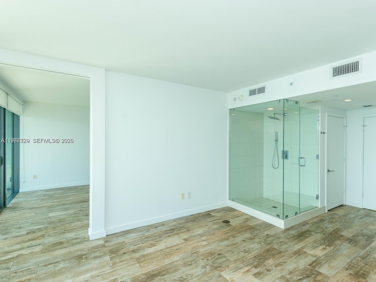 PARAISO BAY CONDO - Residential Lease