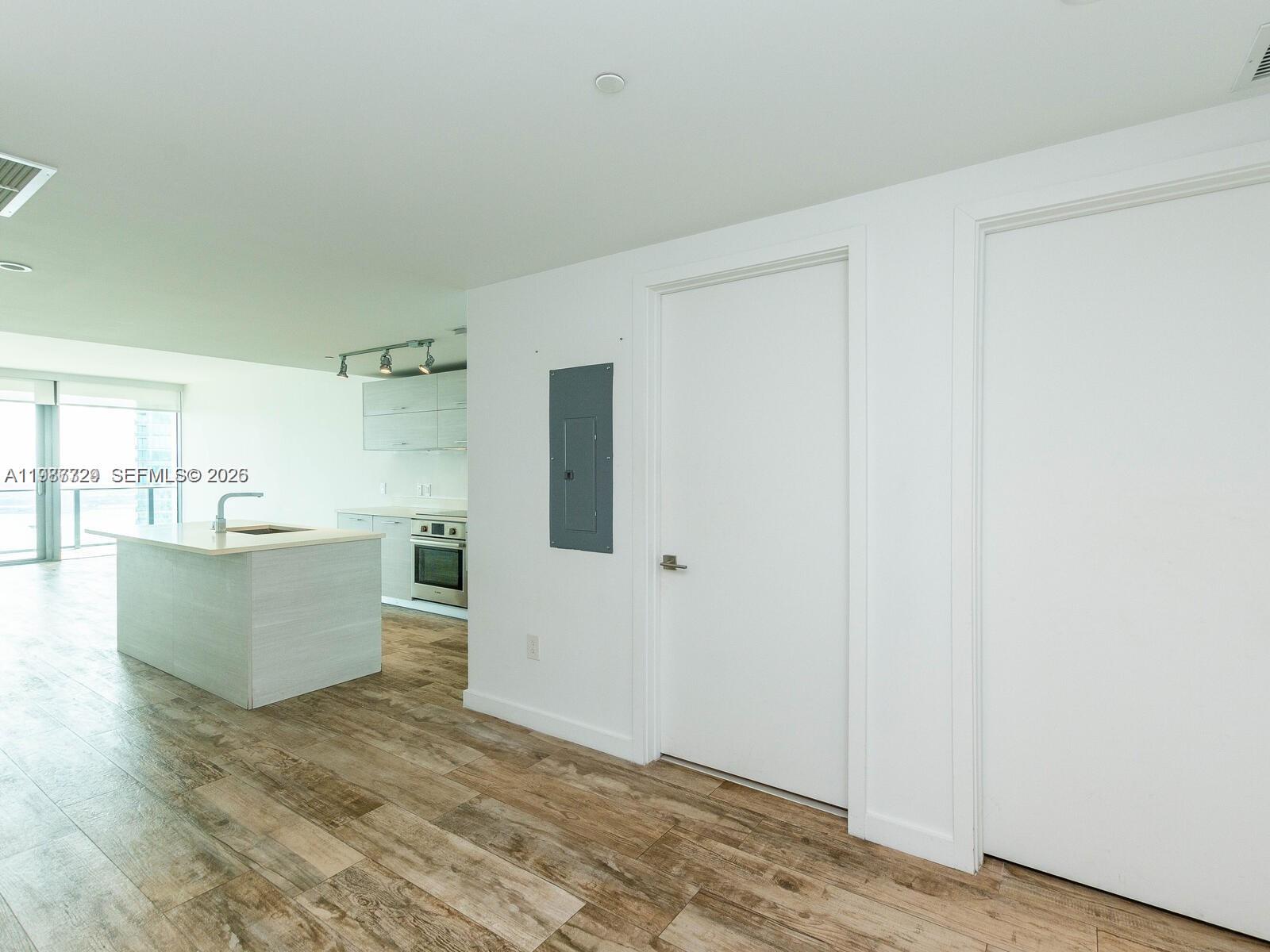 PARAISO BAY CONDO - Residential Lease