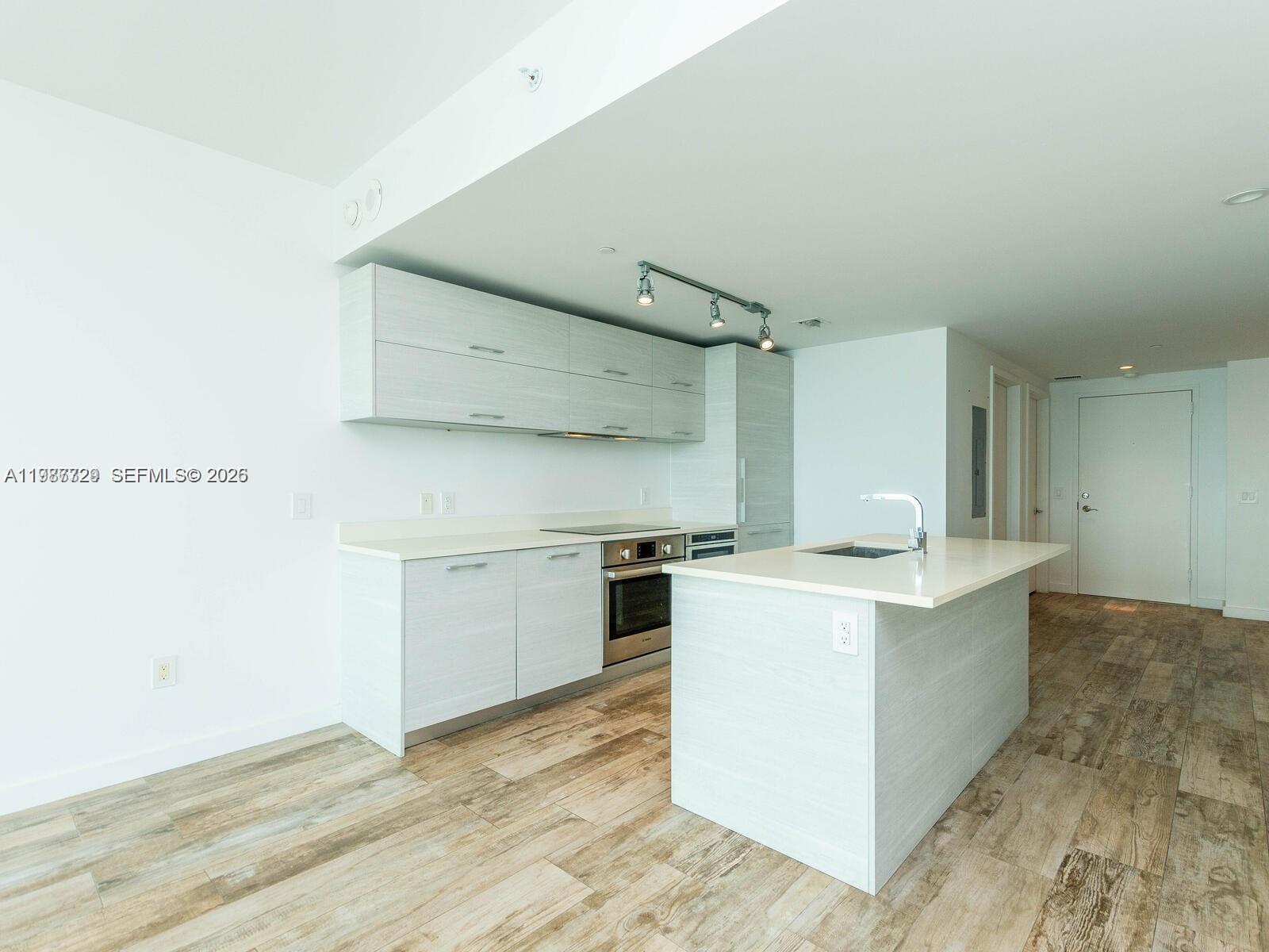 PARAISO BAY CONDO - Residential Lease