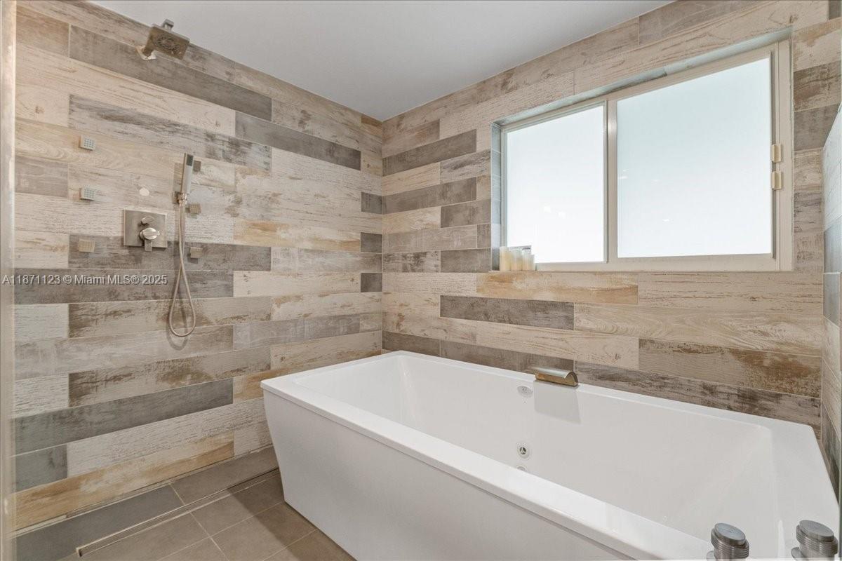 MARCH ESTATES AMEN - Residential