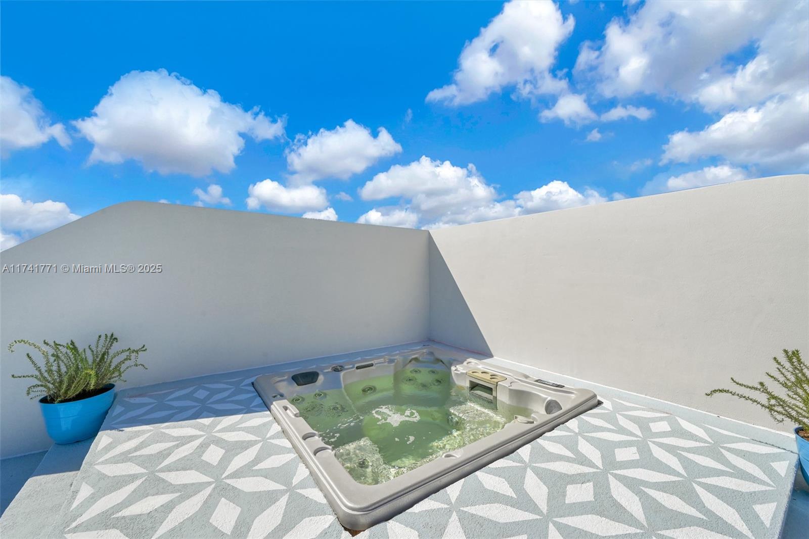 ARTEPARK SOUTH CONDO - Residential