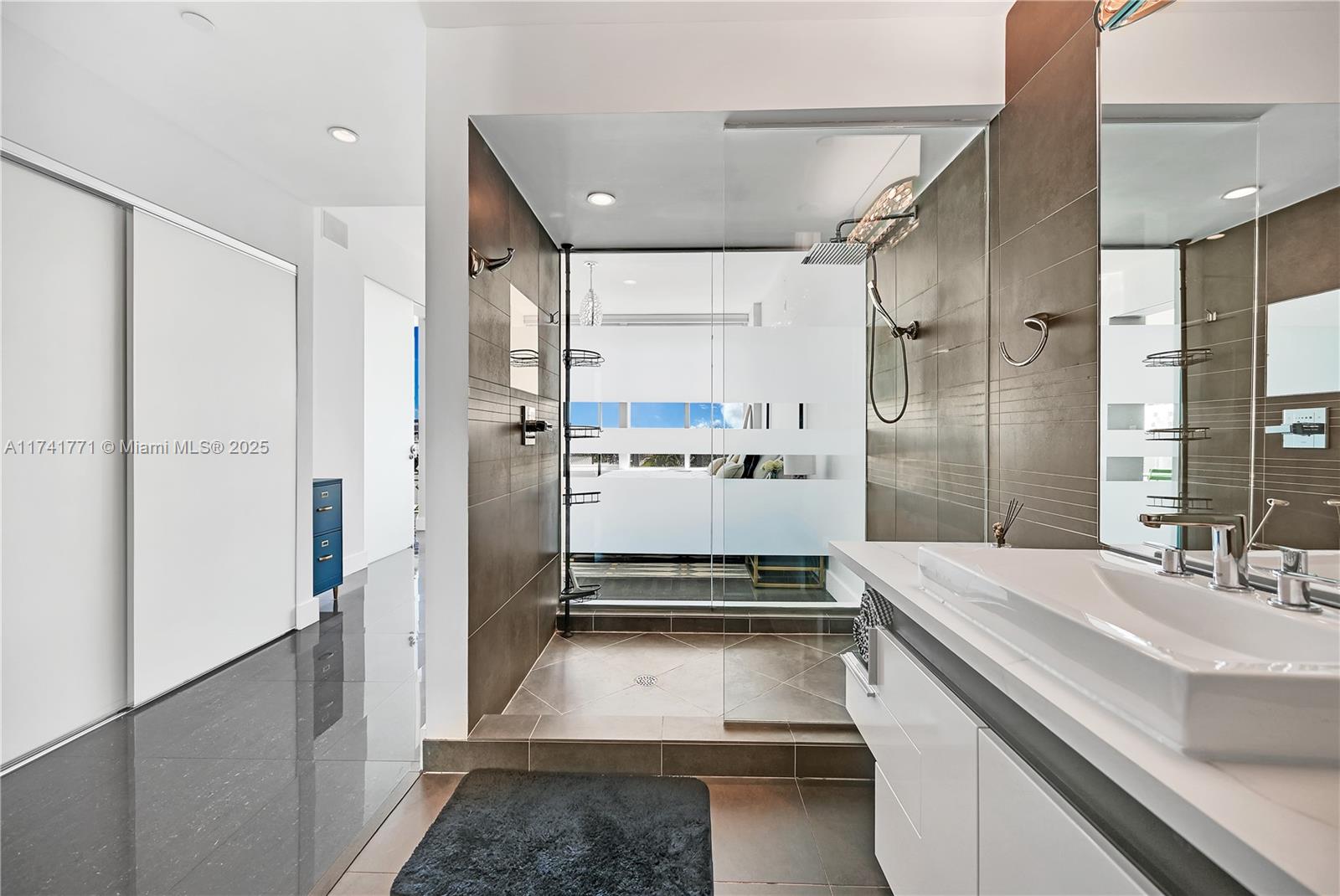 ARTEPARK SOUTH CONDO - Residential