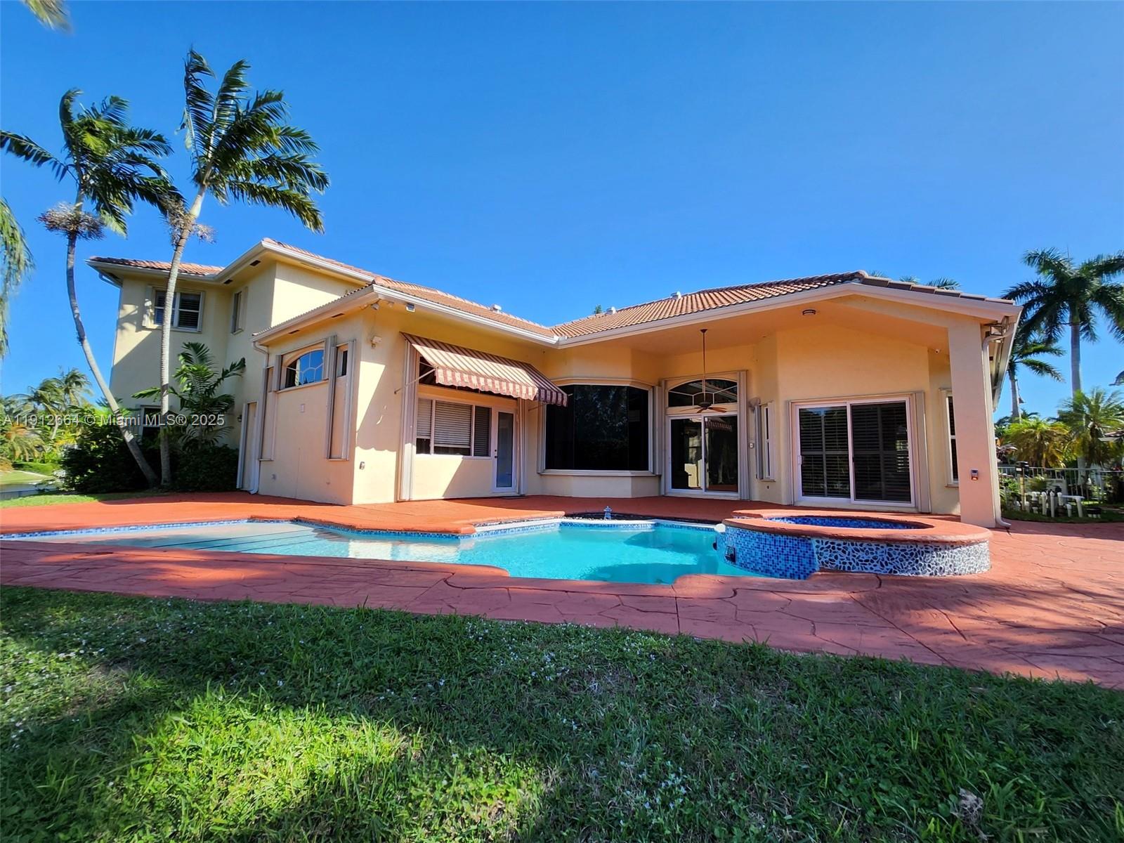 321 Windmill Palm Ave