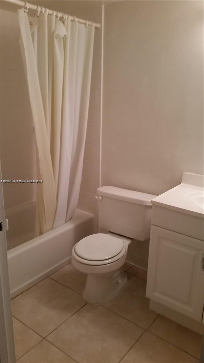 HAMPTON COURT CONDO - Residential Lease