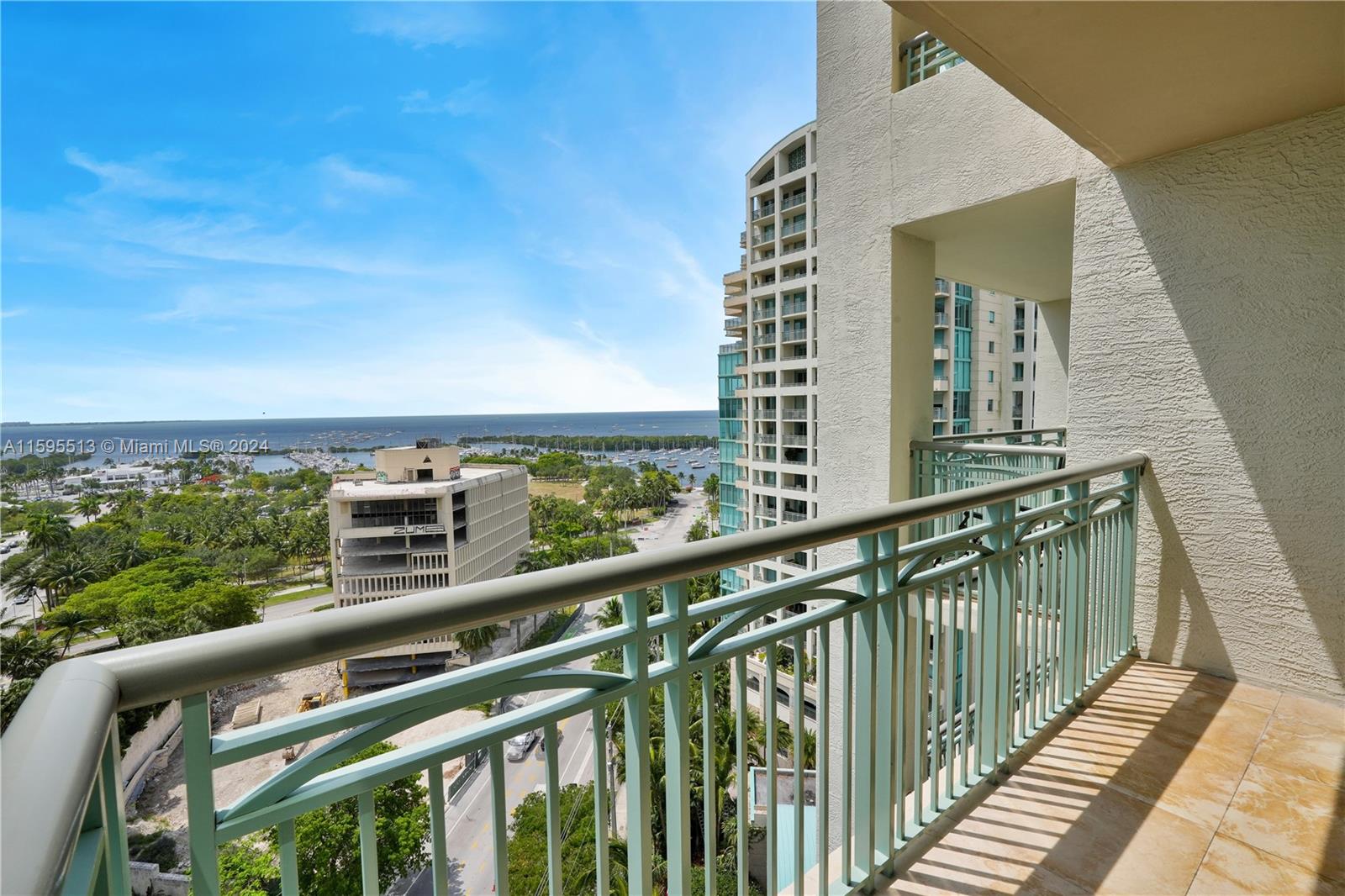 THE EXECUTIVE RESIDENCES - Residential