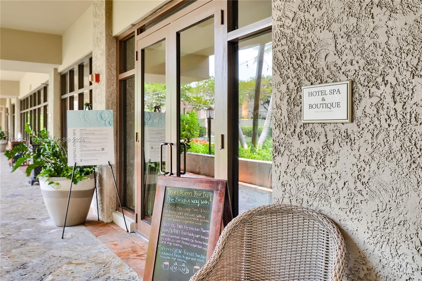 THE EXECUTIVE RESIDENCES - Residential