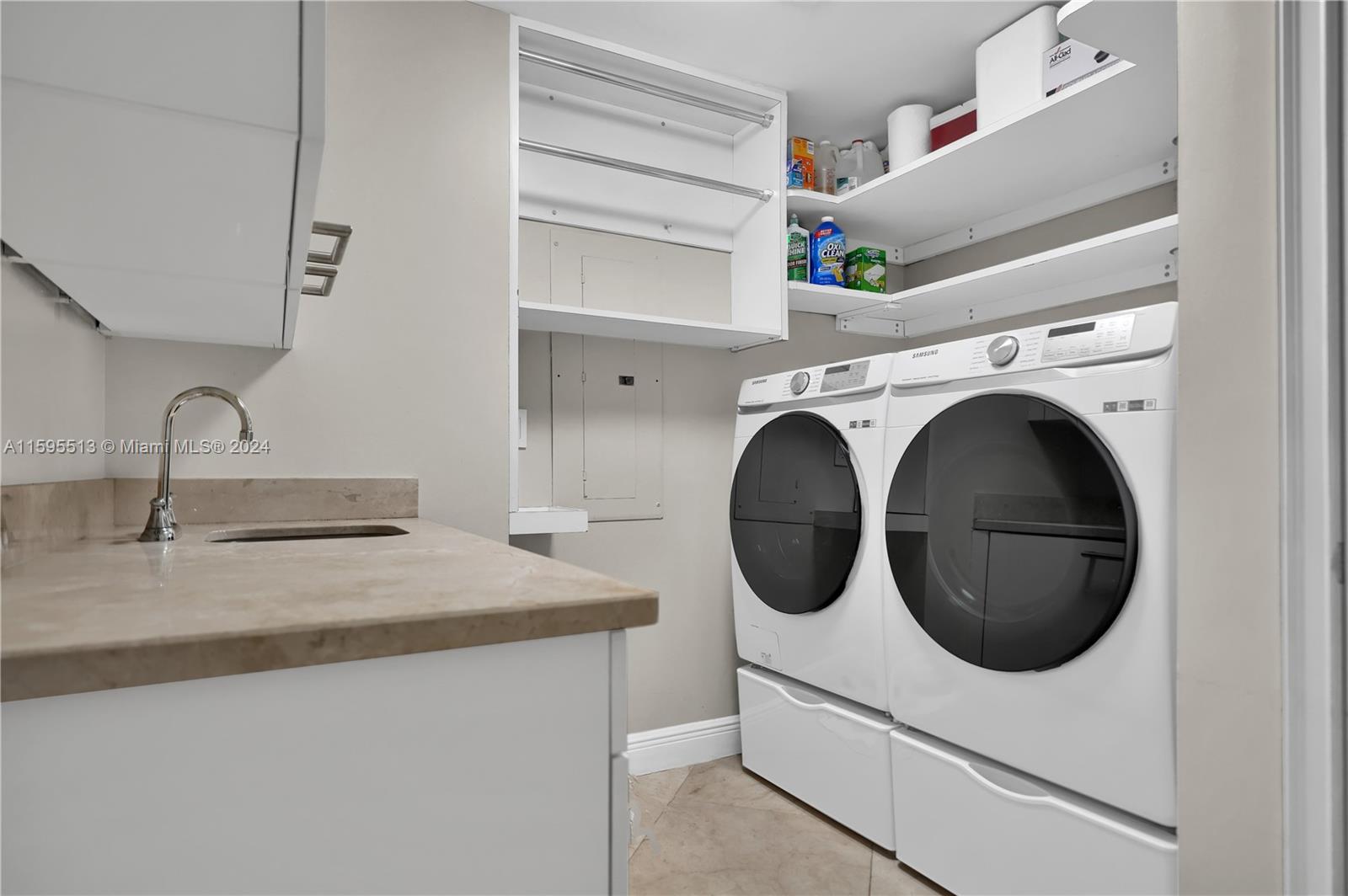 THE EXECUTIVE RESIDENCES - Residential