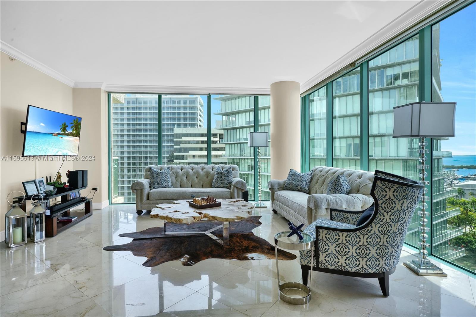 THE EXECUTIVE RESIDENCES - Residential