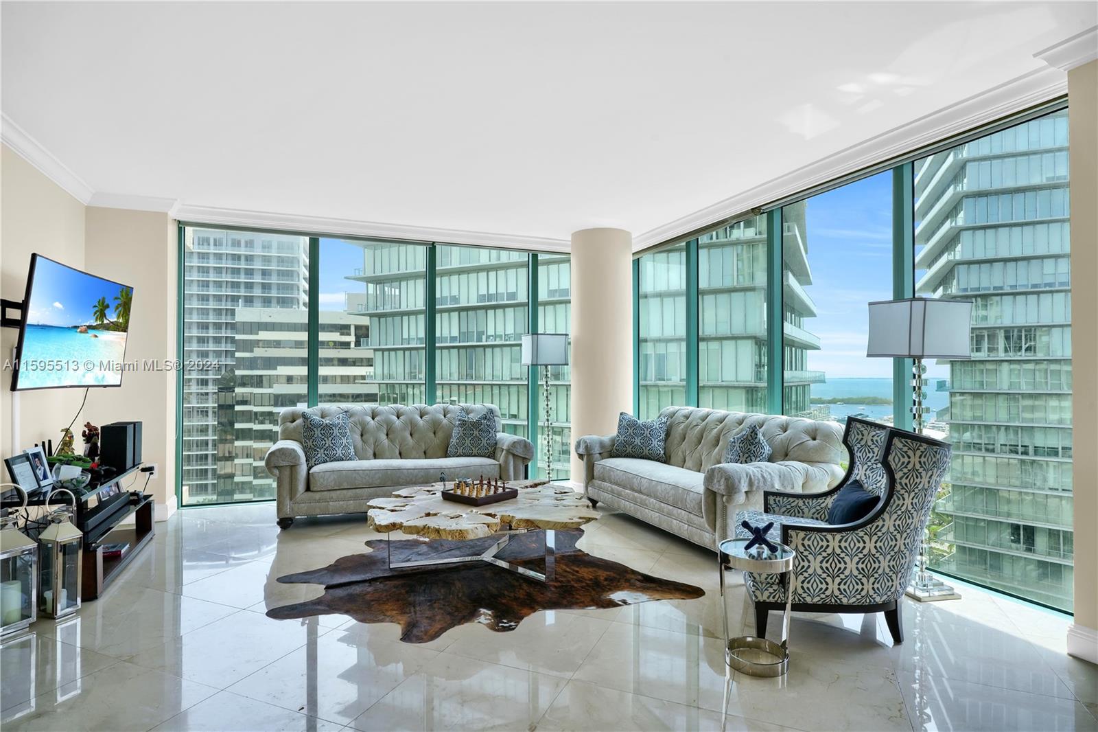 THE EXECUTIVE RESIDENCES - Residential