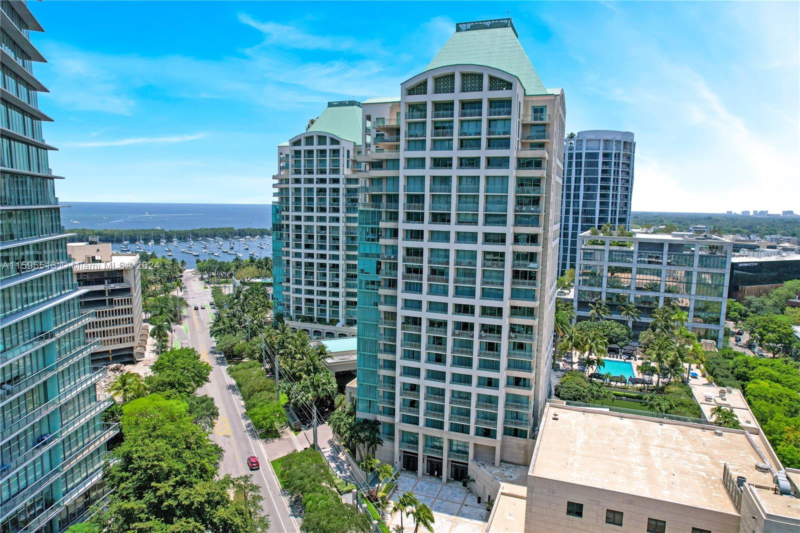 THE EXECUTIVE RESIDENCES - Residential