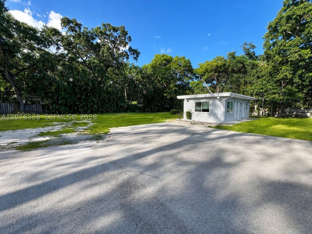 Photo of 3981 SW 58th St #B, Dania Beach, FL 33312 (MLS # A12076338)