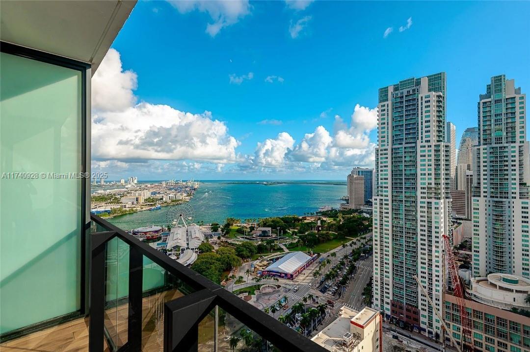 Perched on the 36th floor, this stunning studio unit at the brand-new Elser Hotel & Residences offers breathtaking views of Biscayne Bay and the Miami skyline. Fully furnished and turnkey, it’s an ideal luxury retreat or an income-generating short-term rental—with no developer fees!
Designed for modern living, the unit features floor-to-ceiling windows, an Ecobee smart thermostat, and keyless entry. Residents enjoy state-of-the-art amenities, including a resort-style pool, fitness center, and social lounges. Located in the heart of downtown Miami, you're just steps from world-class dining, shopping, museums, and entertainment.
Priced to sell—don’t miss this incredible opportunity!