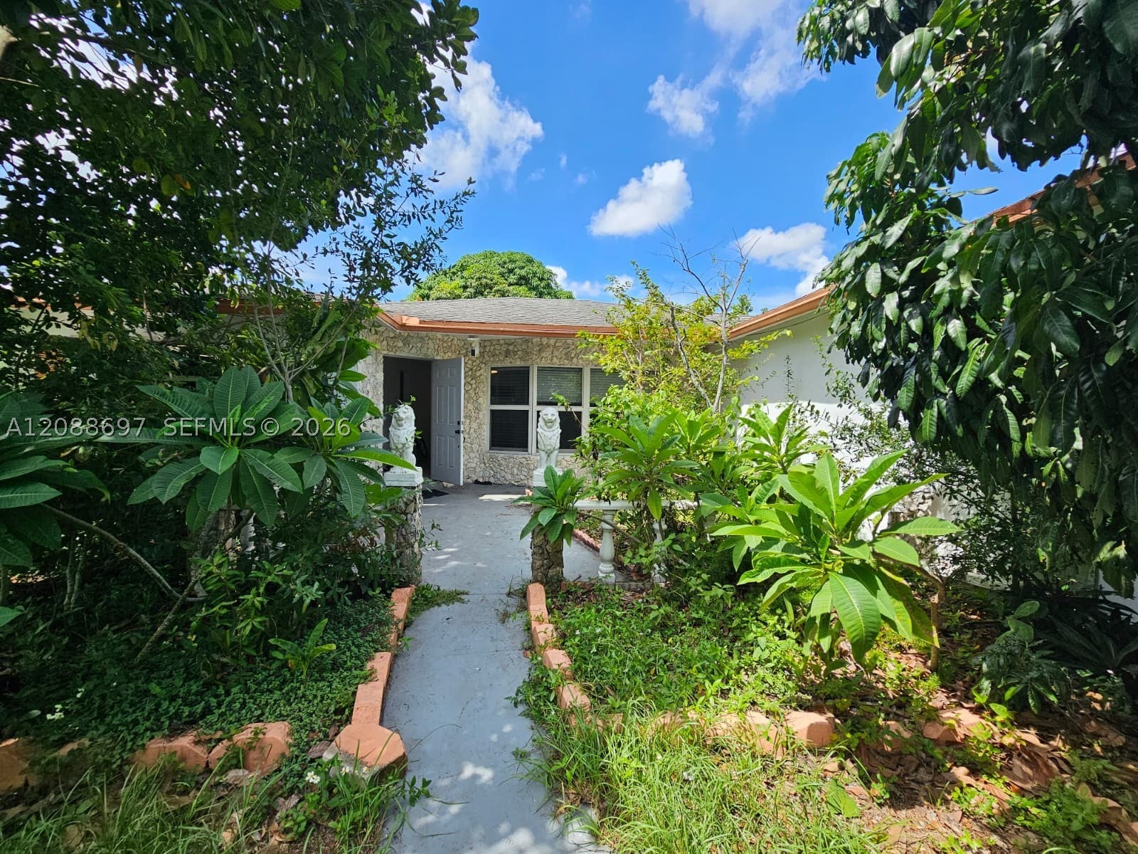 830 SW 50th Ave