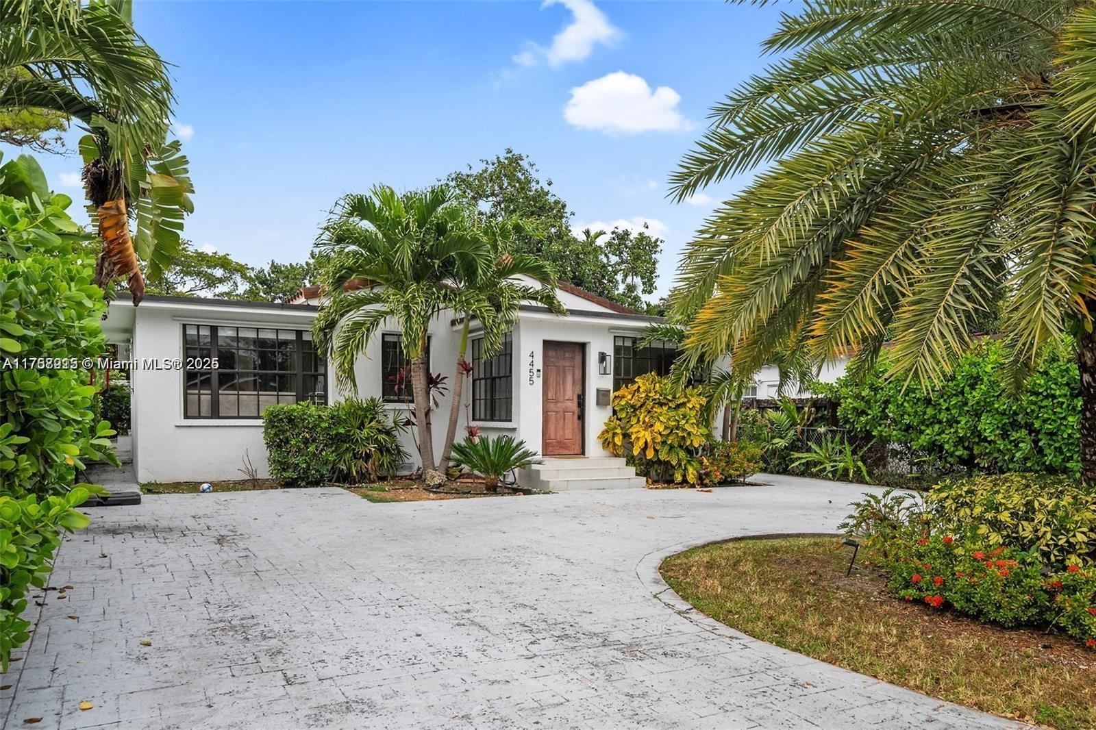 Rental Property at 4455 Sw 10th St, Miami, Broward County, Florida - Bedrooms: 4 
Bathrooms: 3  - $6,850 MO.