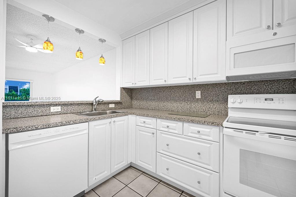 7740 Camino Real Real G-407, Miami, Broward County, Florida - 2 Bedrooms  
1 Bathrooms - 