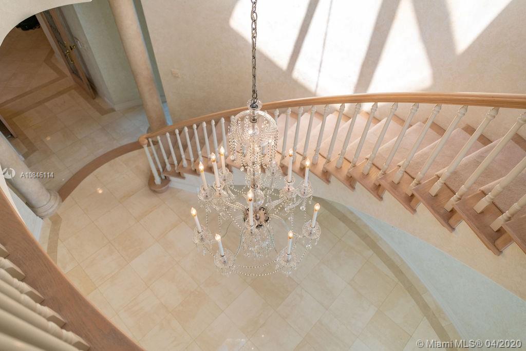 VILLA OCTAGON CONDO - Residential