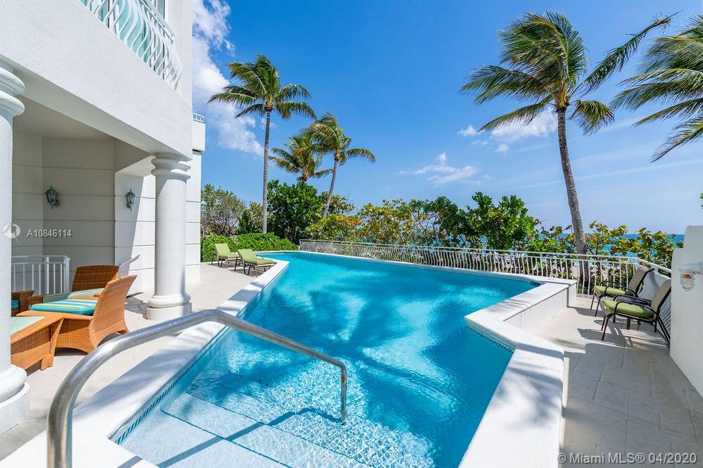 VILLA OCTAGON CONDO - Residential