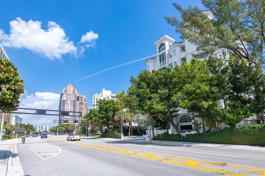 VILLA OCTAGON CONDO - Residential