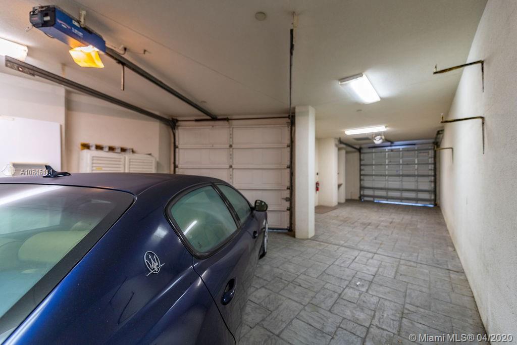 VILLA OCTAGON CONDO - Residential