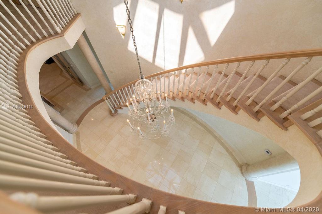 VILLA OCTAGON CONDO - Residential