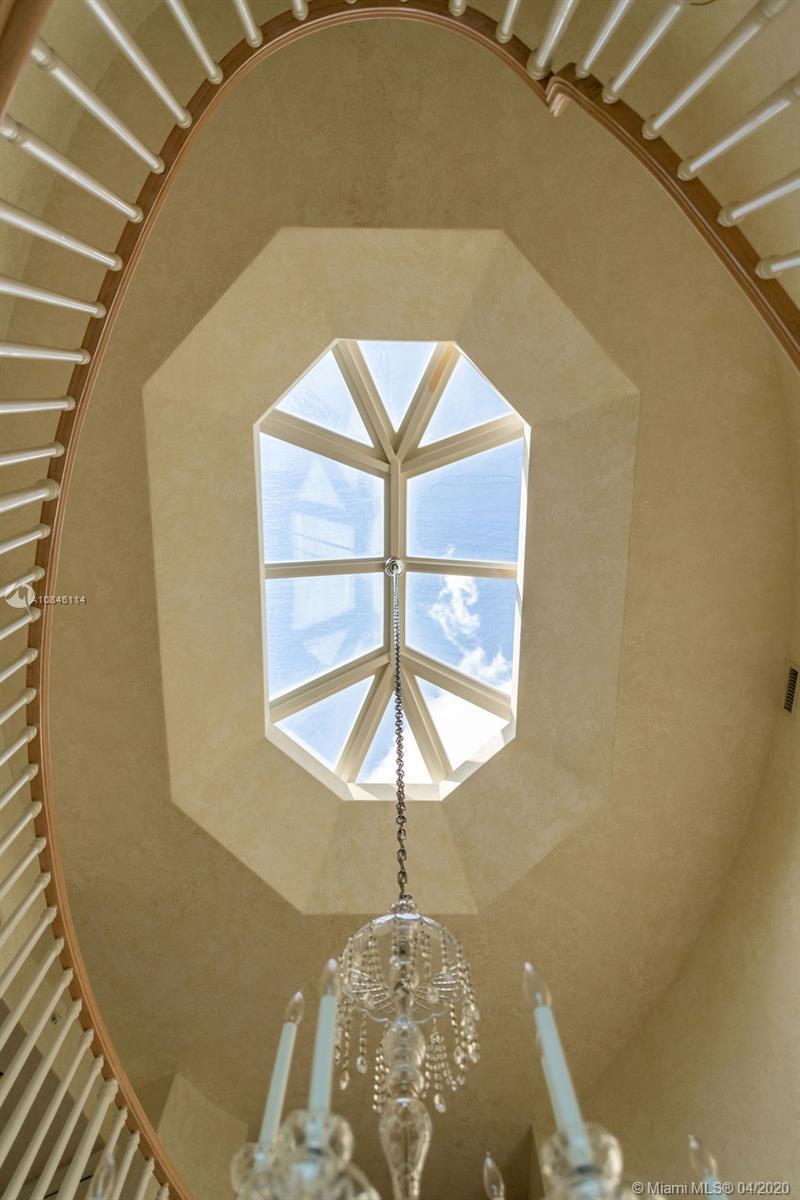 VILLA OCTAGON CONDO - Residential